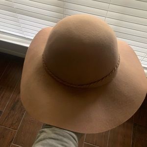 Nude Felt hat